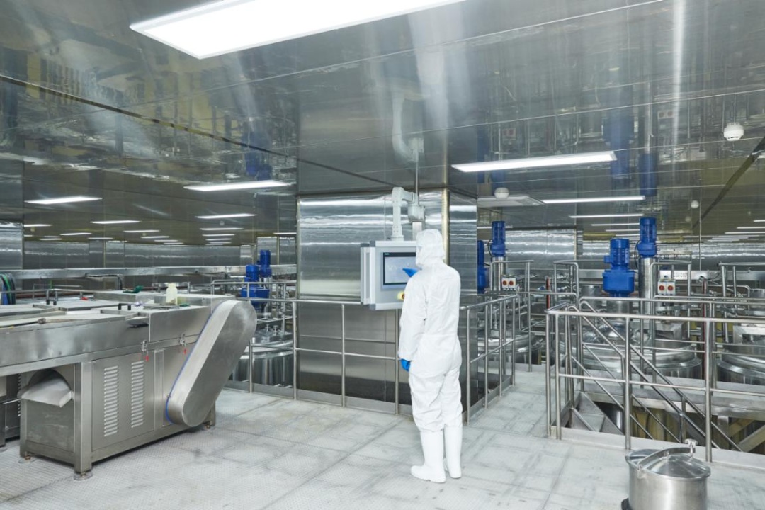 構(gòu)筑“果園-工廠-市場”黃金鏈 松江飲品企業(yè)借力智能工廠與網(wǎng)絡(luò)技術(shù)實(shí)現(xiàn)產(chǎn)業(yè)升級